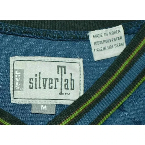 VTG Levis SilverTab Embossed Logo Sweater Navy Blue Long Sleeve Shirt M V Neck - Picture 2 of 4